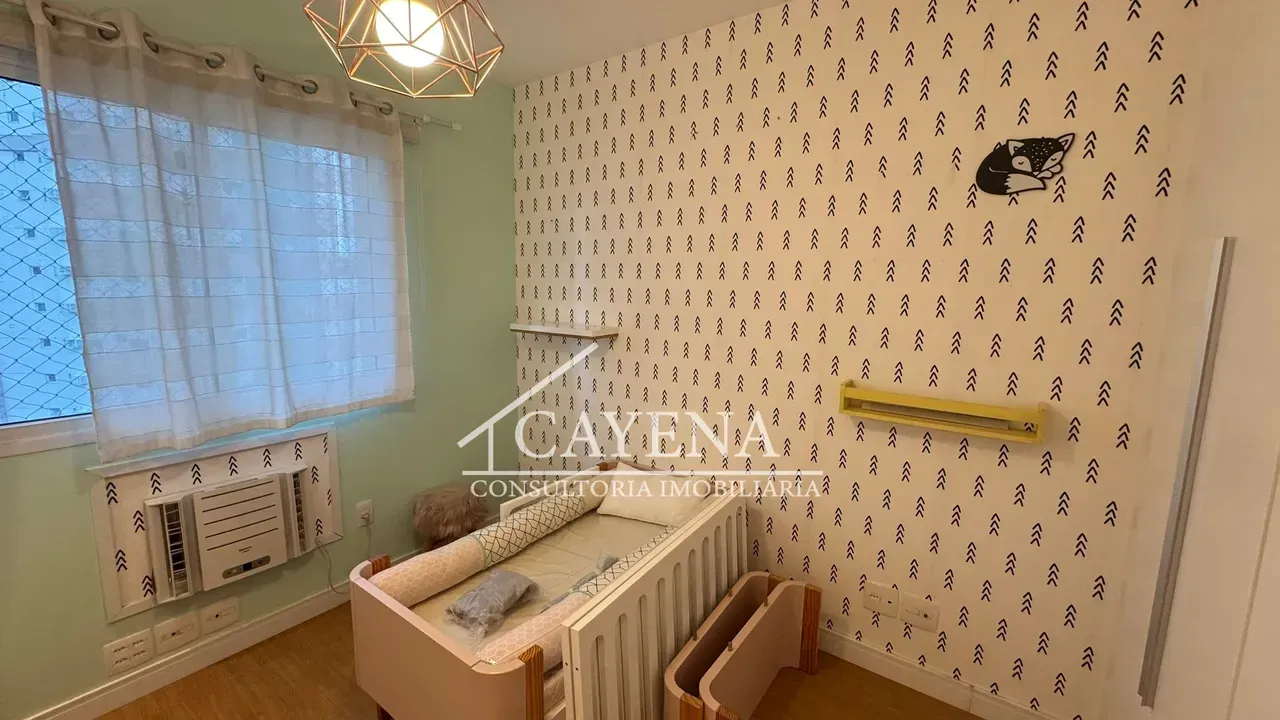 Furnished 4-bedroom apartment with glazed balcony — photo 16