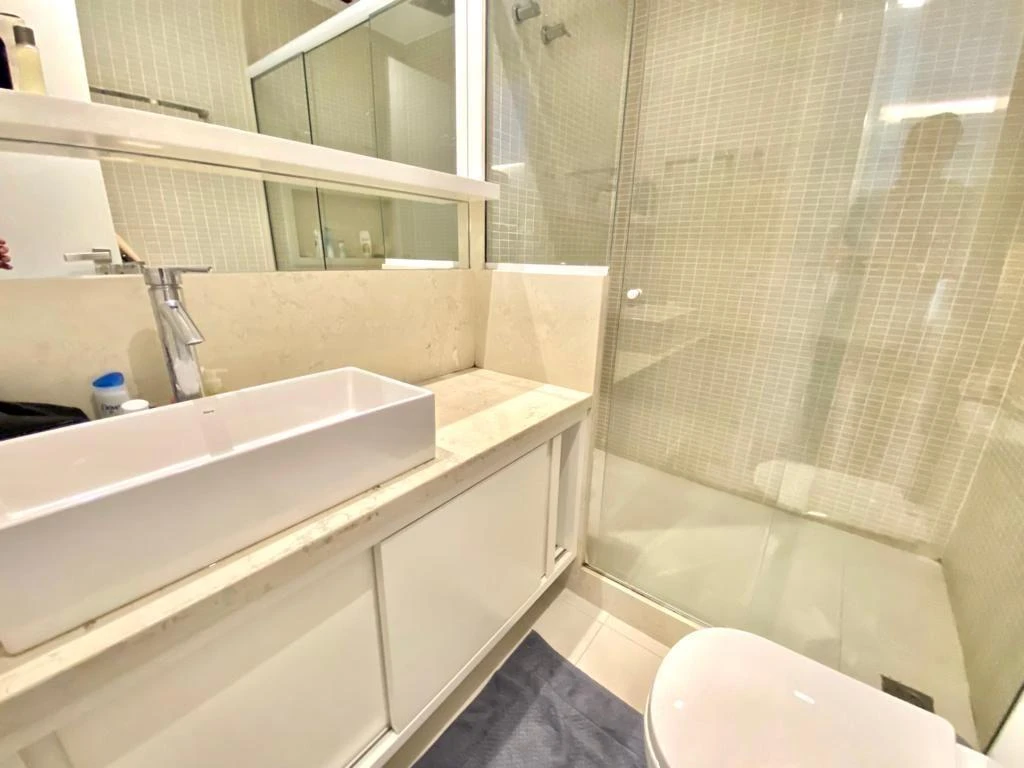 Furnished penthouse with balcony and open-plan kitchen — photo 31