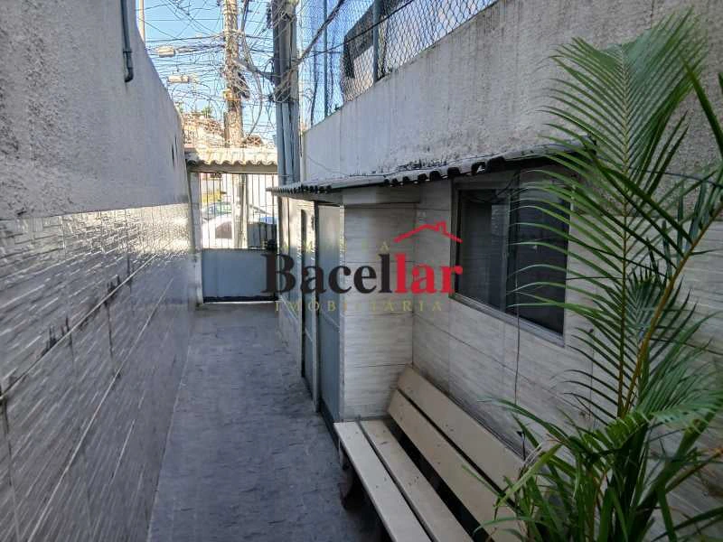 Rental apartment with 2 bedrooms and glass shower enclosure — photo 25