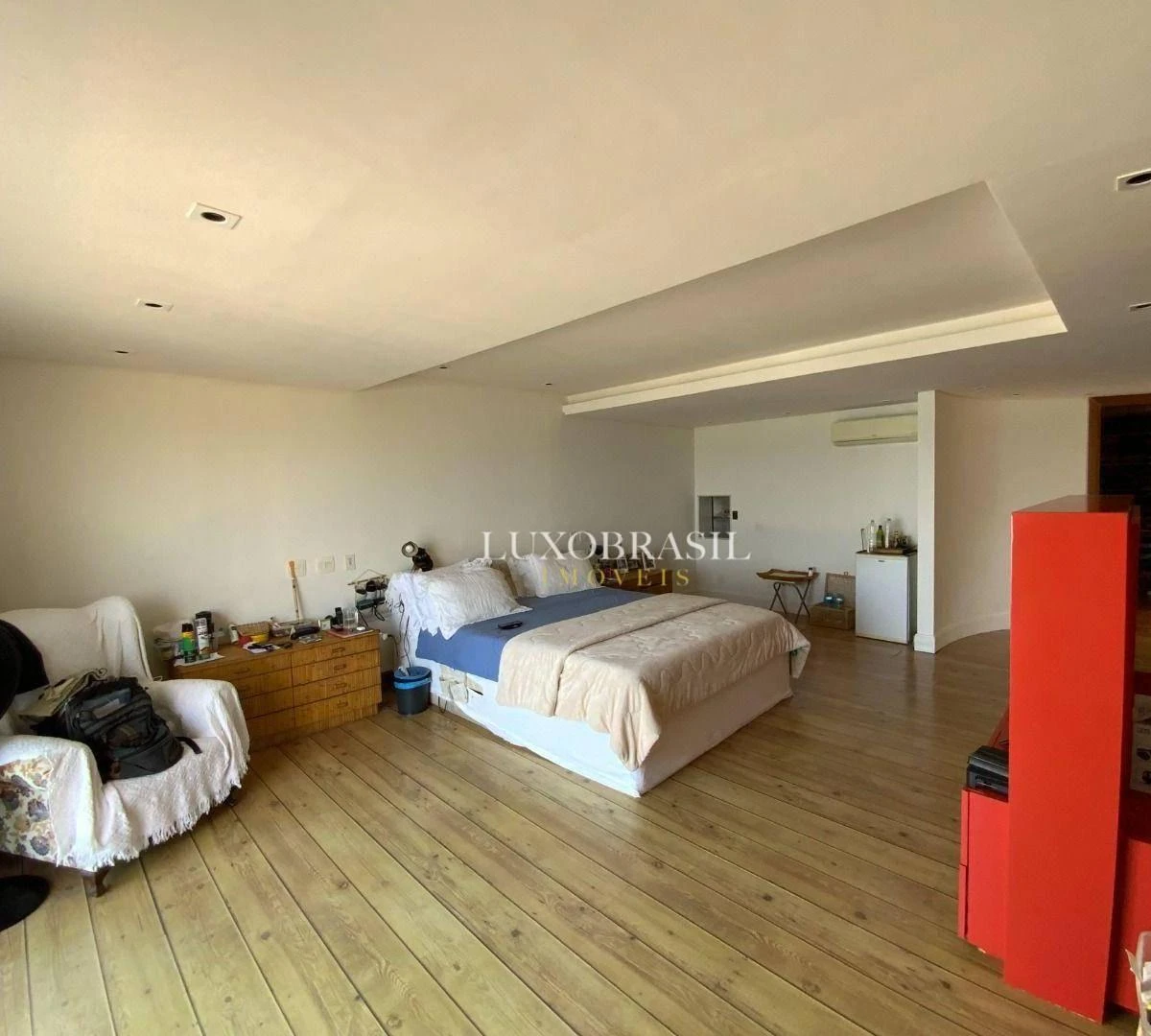 Apartment with 4 suites and access to shared pool — photo 32