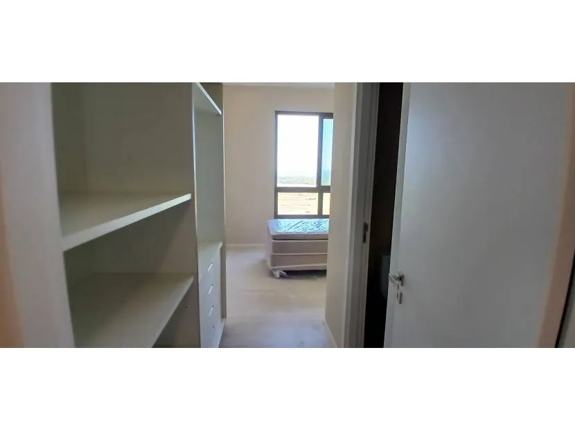 Unfurnished 3-bedroom apartment with 5 bathrooms — photo 15