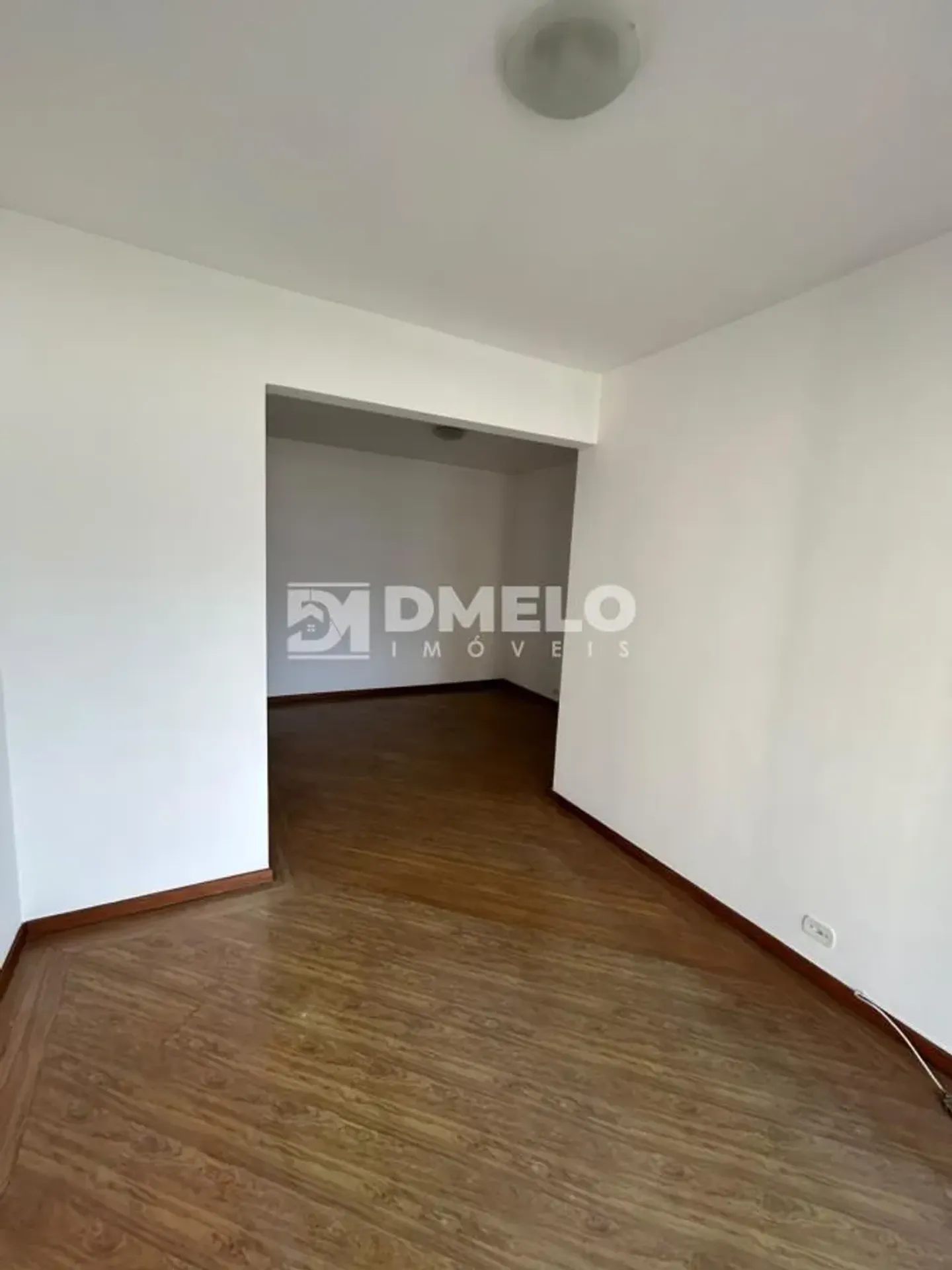 Apartment, 83 m², with wood or laminate floors — photo 15