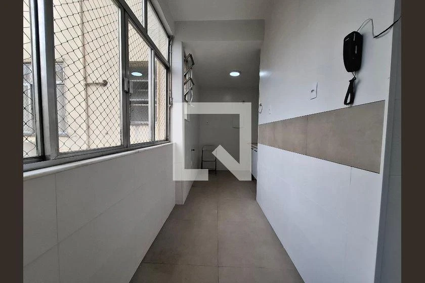 Wood or laminate floors in a 2-bedroom apartment, 68 m² — photo 24