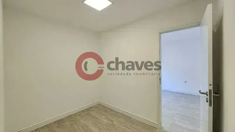 Casa com 4 quartos e 5 banheiros, cozinha integrada a gás — photo 28