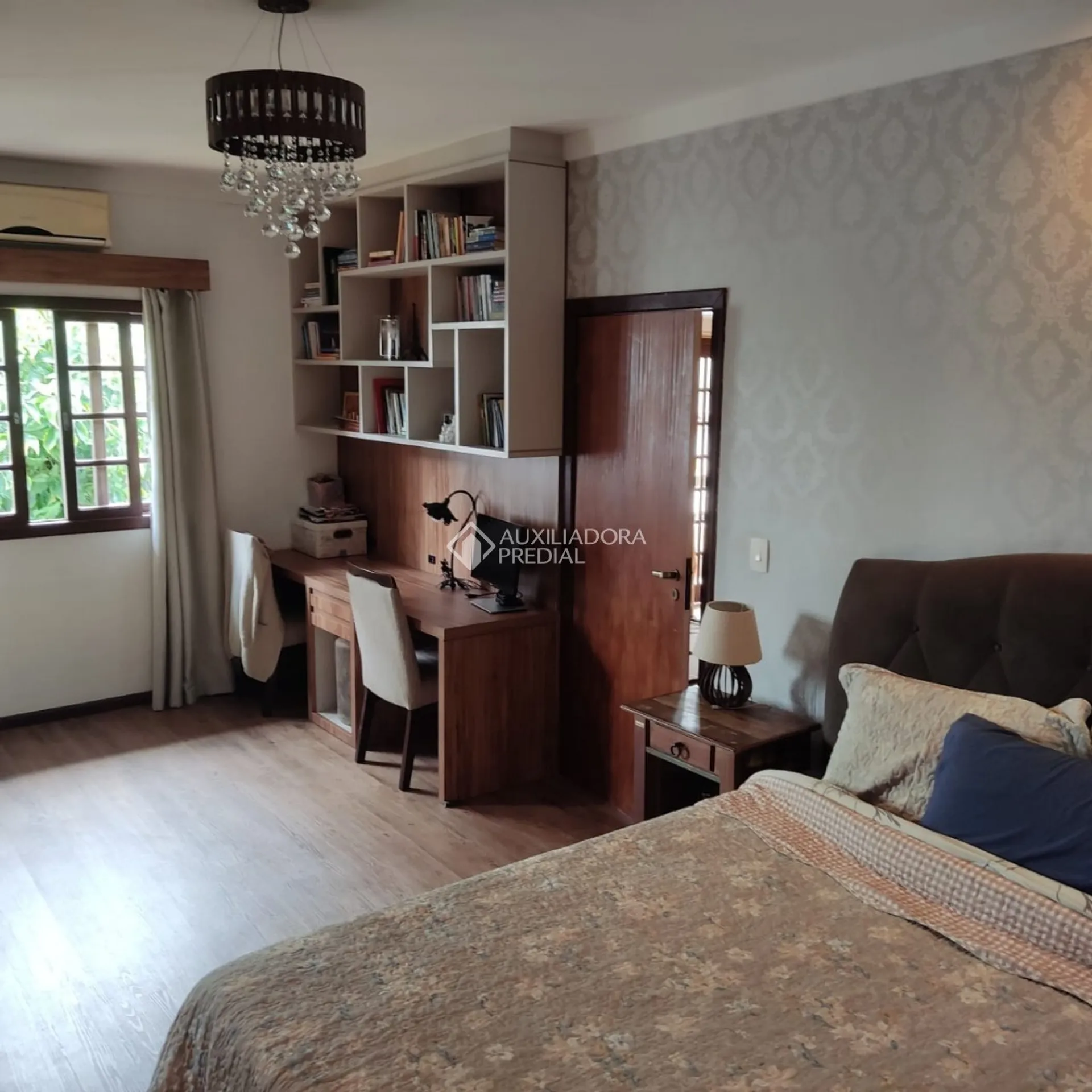 Furnished house, 295 m², with a fireplace — photo 3