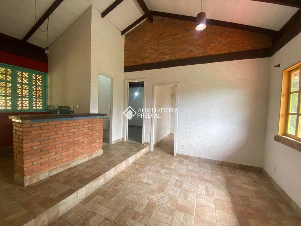 Rental house with 2 bedrooms, 1 bath and private garden — photo 3