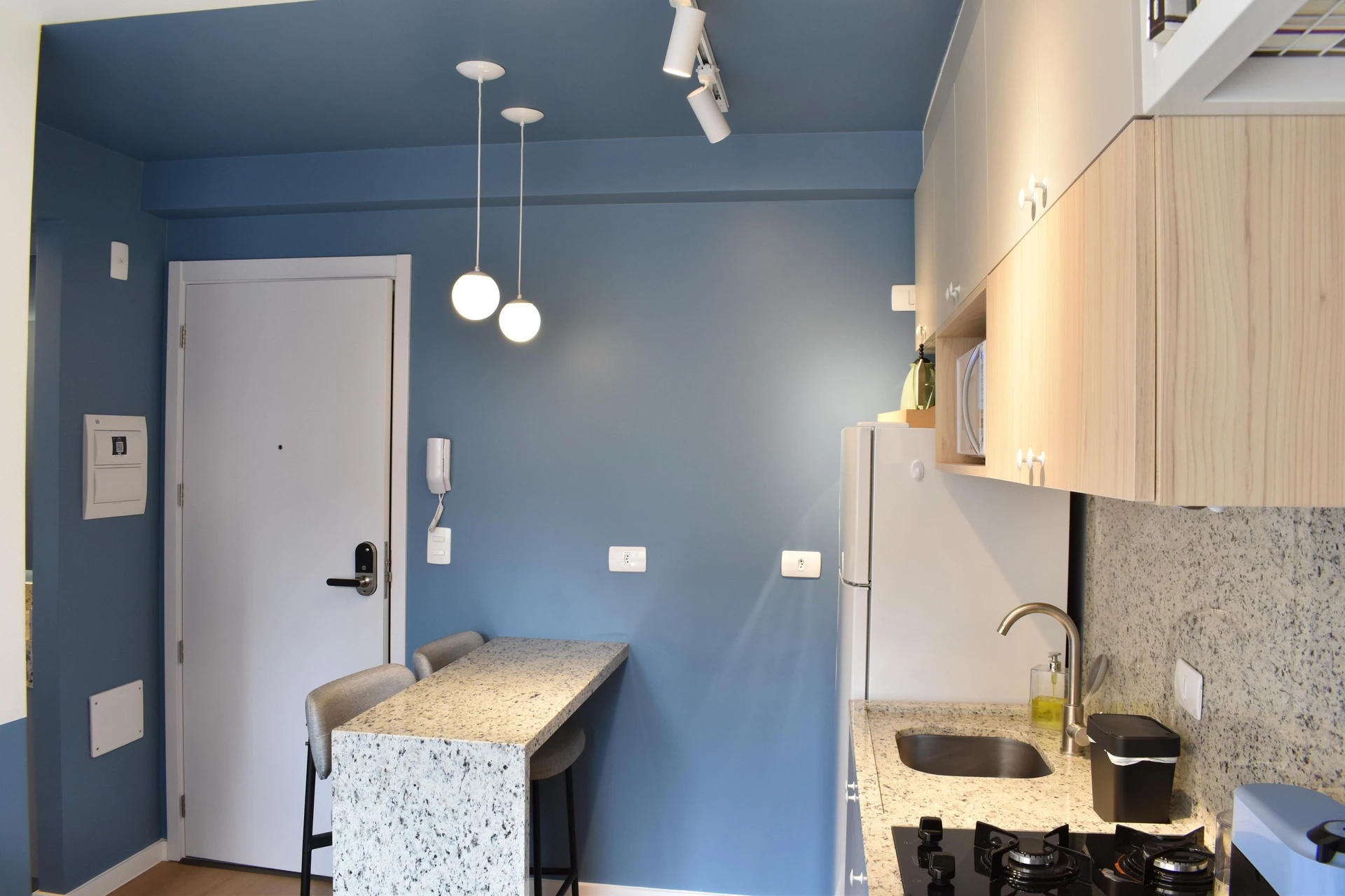 Studio de 28 m² com secadora e máquina de lavar — photo 4
