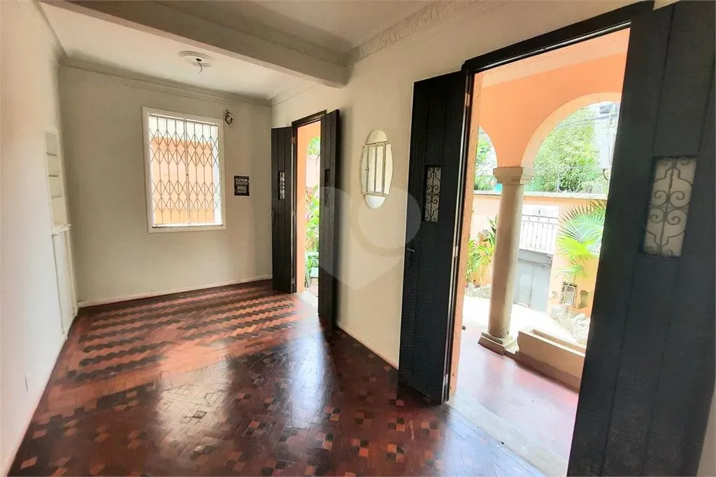 Casa sem mobília com cozinha separada e 5 quartos — photo 12