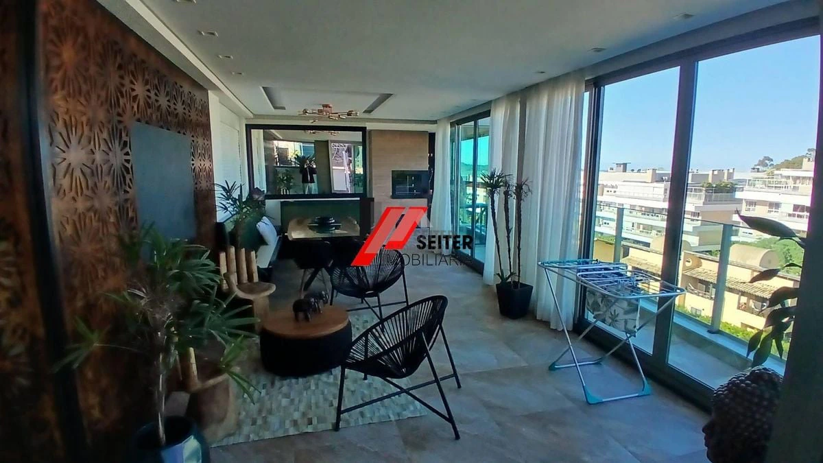 2-bedroom apartment with floor-to-ceiling windows — photo 8
