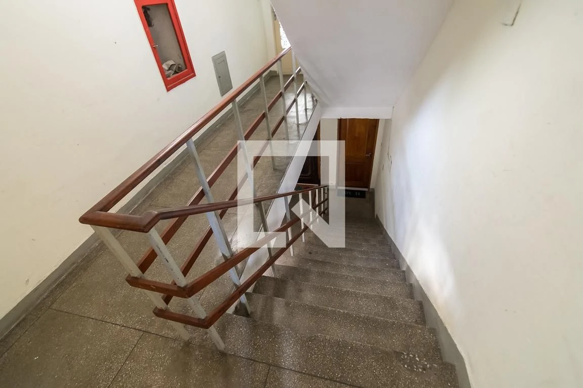 Rental apartment with 2 bedrooms 1 bath and a terrace