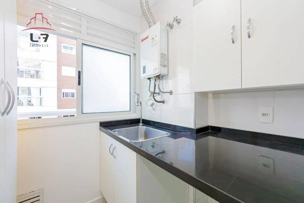 3-bedroom apartment with a grill on the balcony — photo 38