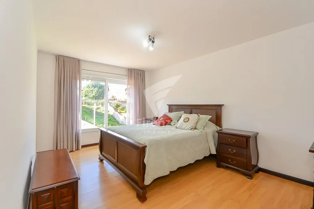 424 m² house with 3 en-suite bedrooms and 4 parking spots — photo 39