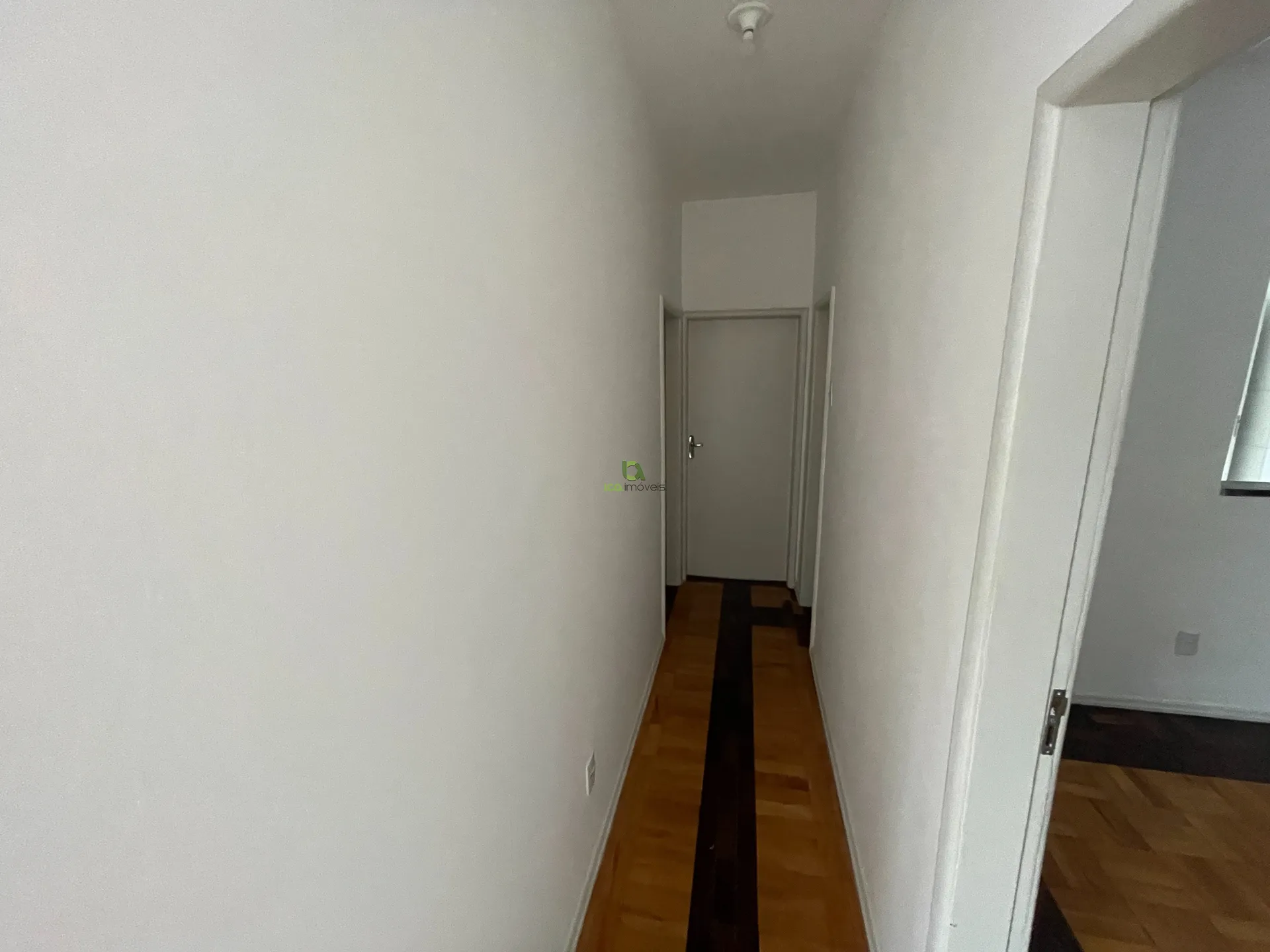 Apartamento de 2 quartos com 70 m² e piso de madeira — photo 13