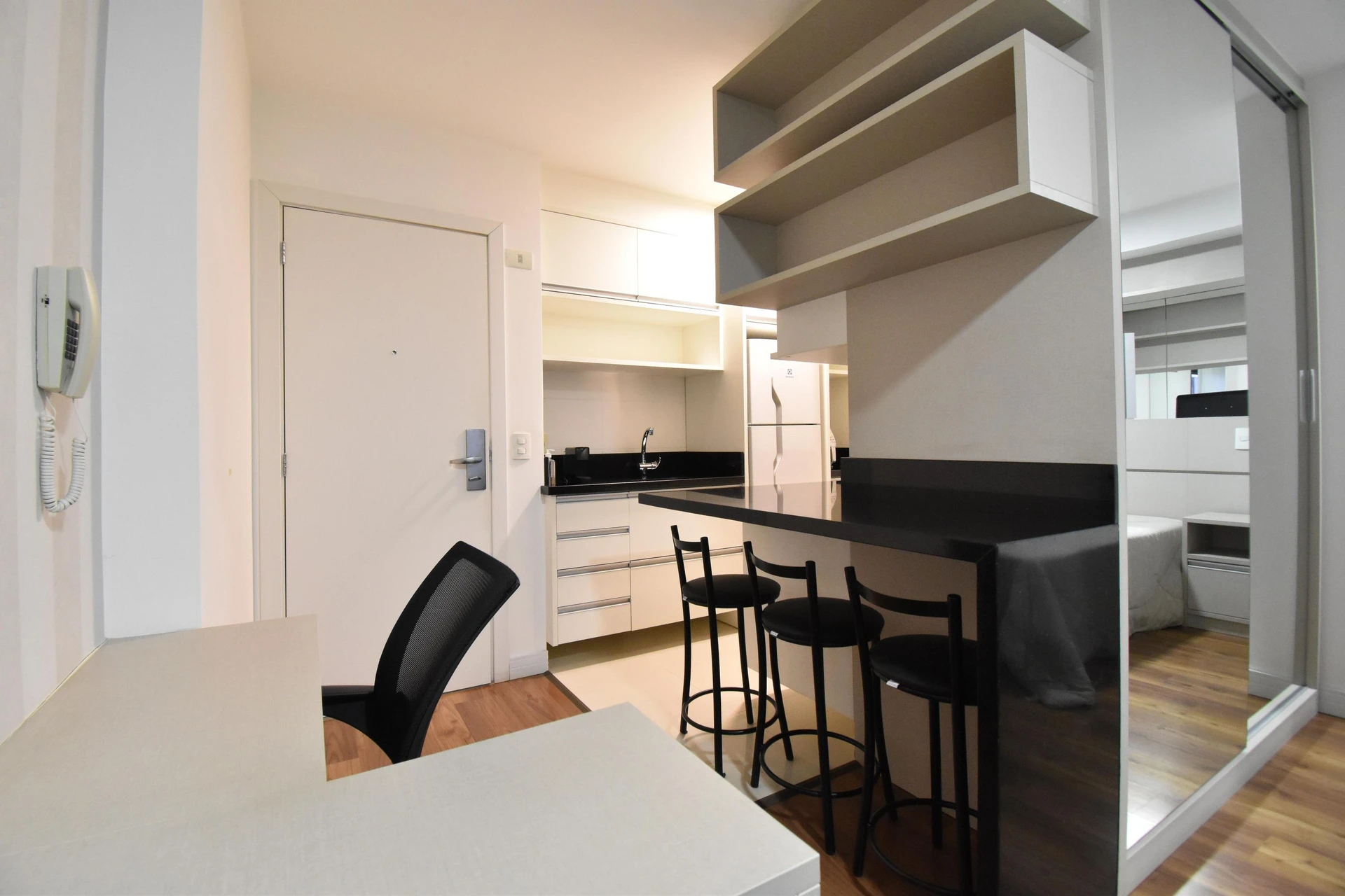 Меблированная студия 35 м² — photo 2