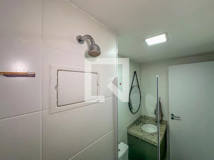 One-bedroom apartment in a building with a gym — photo 42