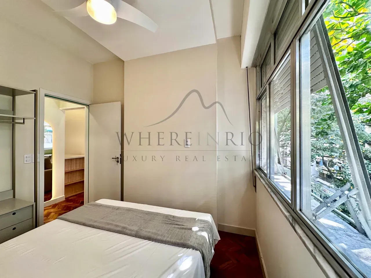 Furnished 1-bedroom apartment with open kitchen — photo 8