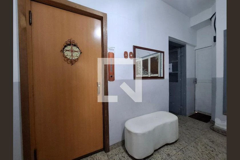 Wood or laminate floors in a 2-bedroom apartment, 68 m² — photo 27