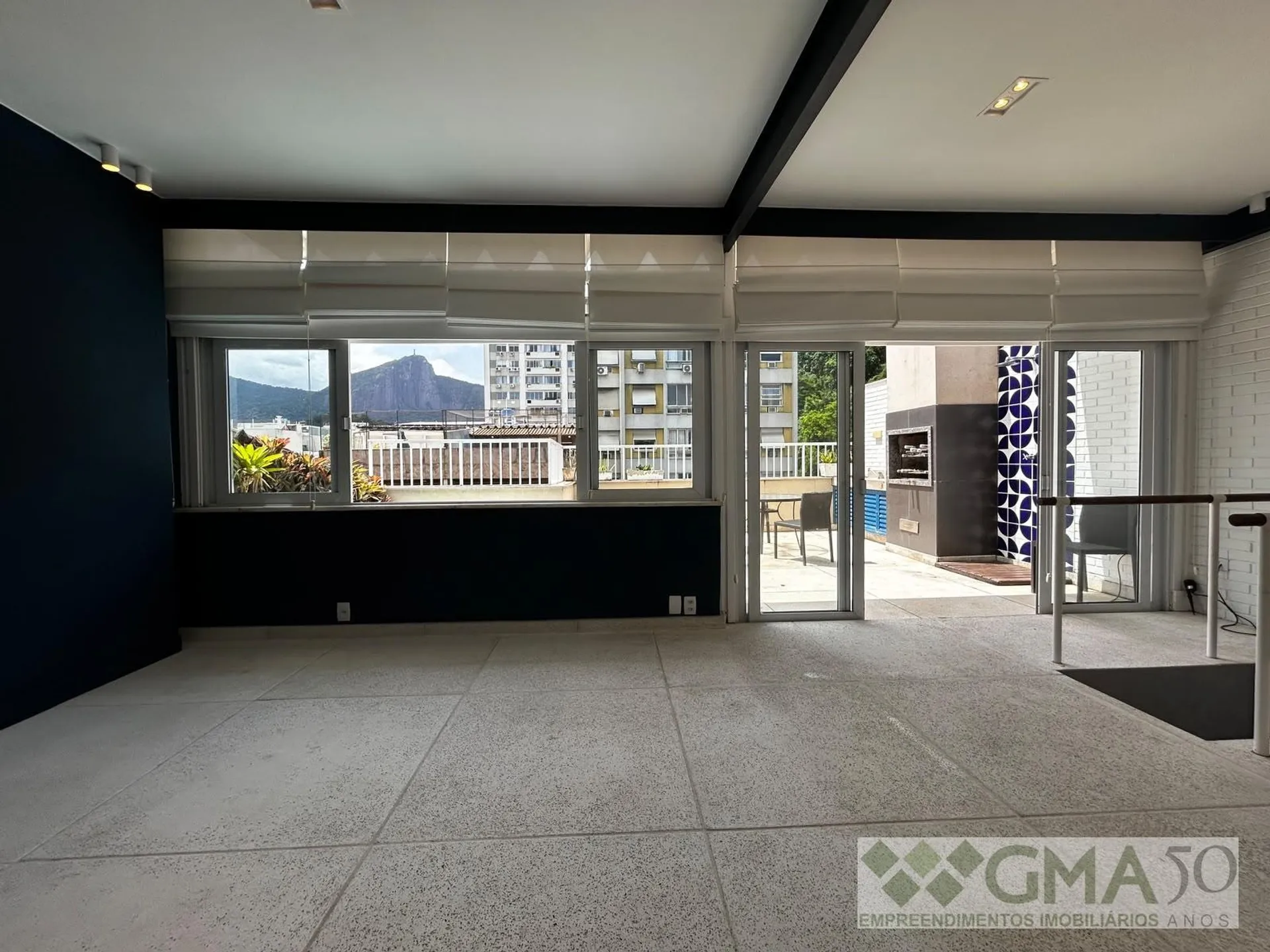 Рабочее место и 2 спальни: квартира 145 м² — photo 21