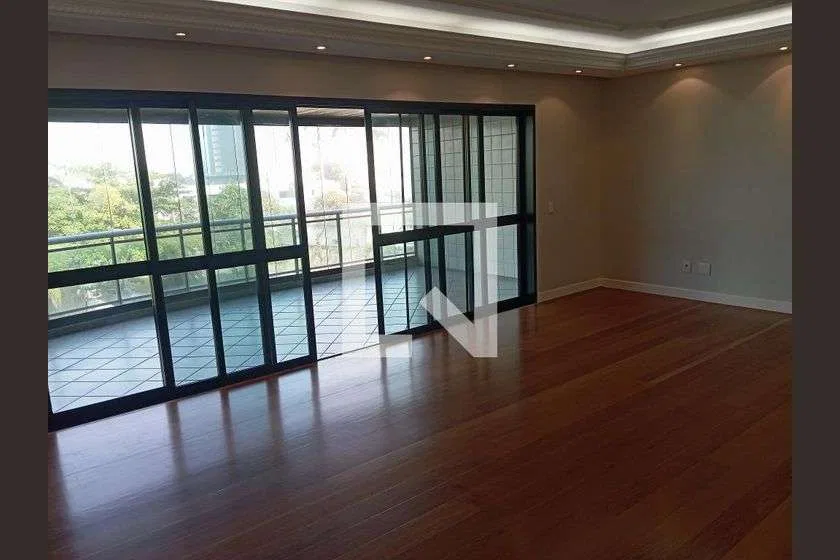 250 m² apartment with 4 bedrooms and 3 parking spots — photo 4