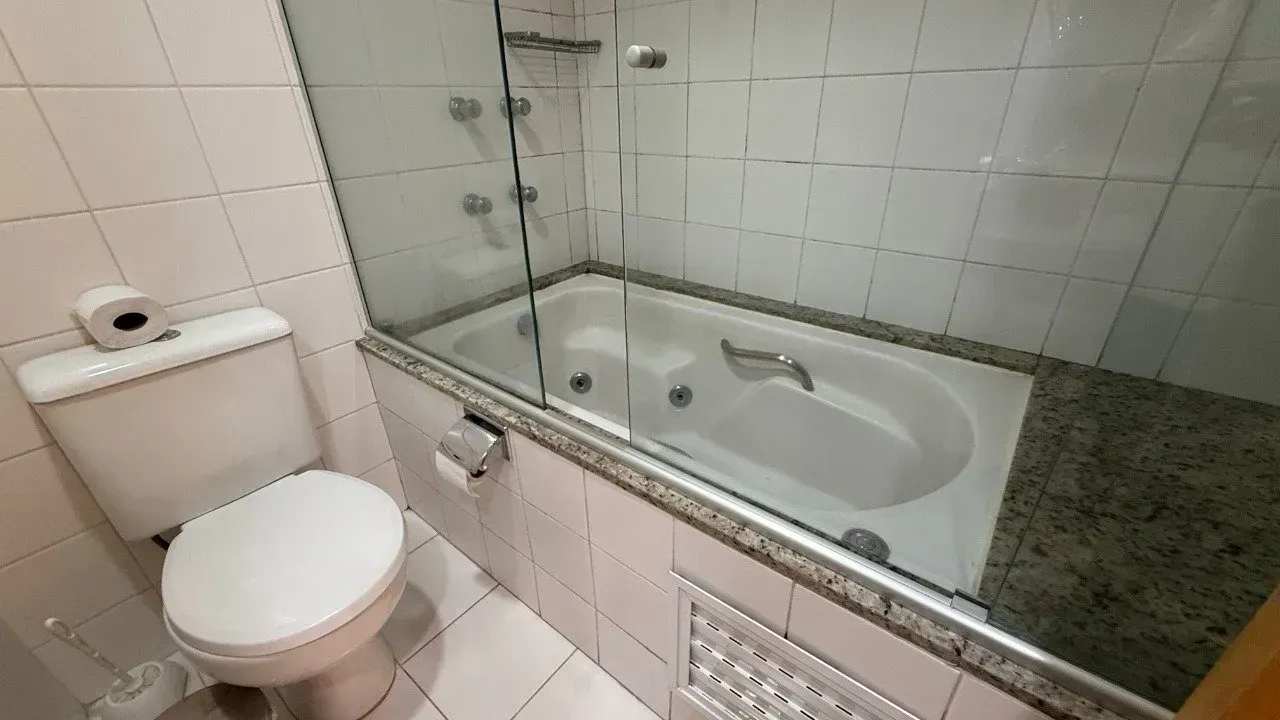 Furnished 1-bedroom apartment with an open kitchen — photo 19