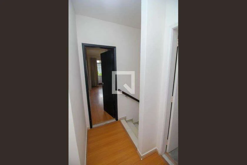 300 m² house with 4 bedrooms and a gas stove — photo 28