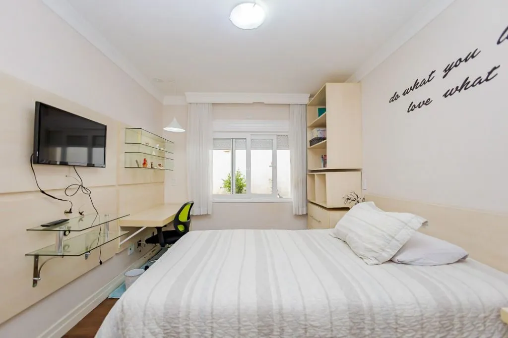 House with 4 en-suite bedrooms and private BBQ — photo 37