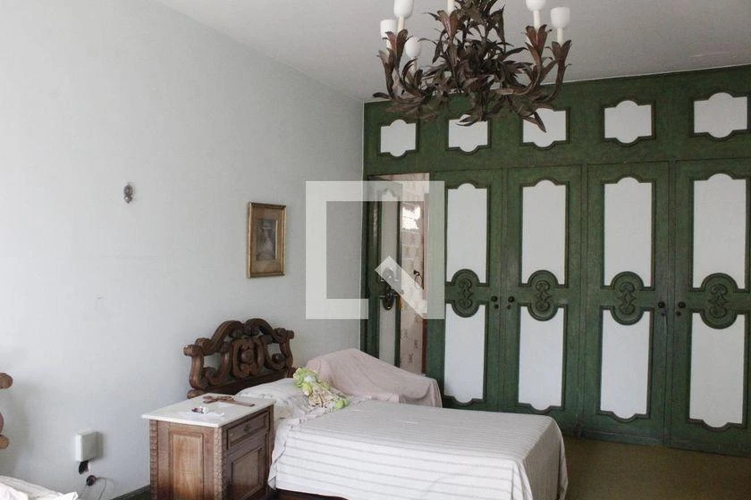 Apartamento mobiliado com 4 quartos e 4 banheiros