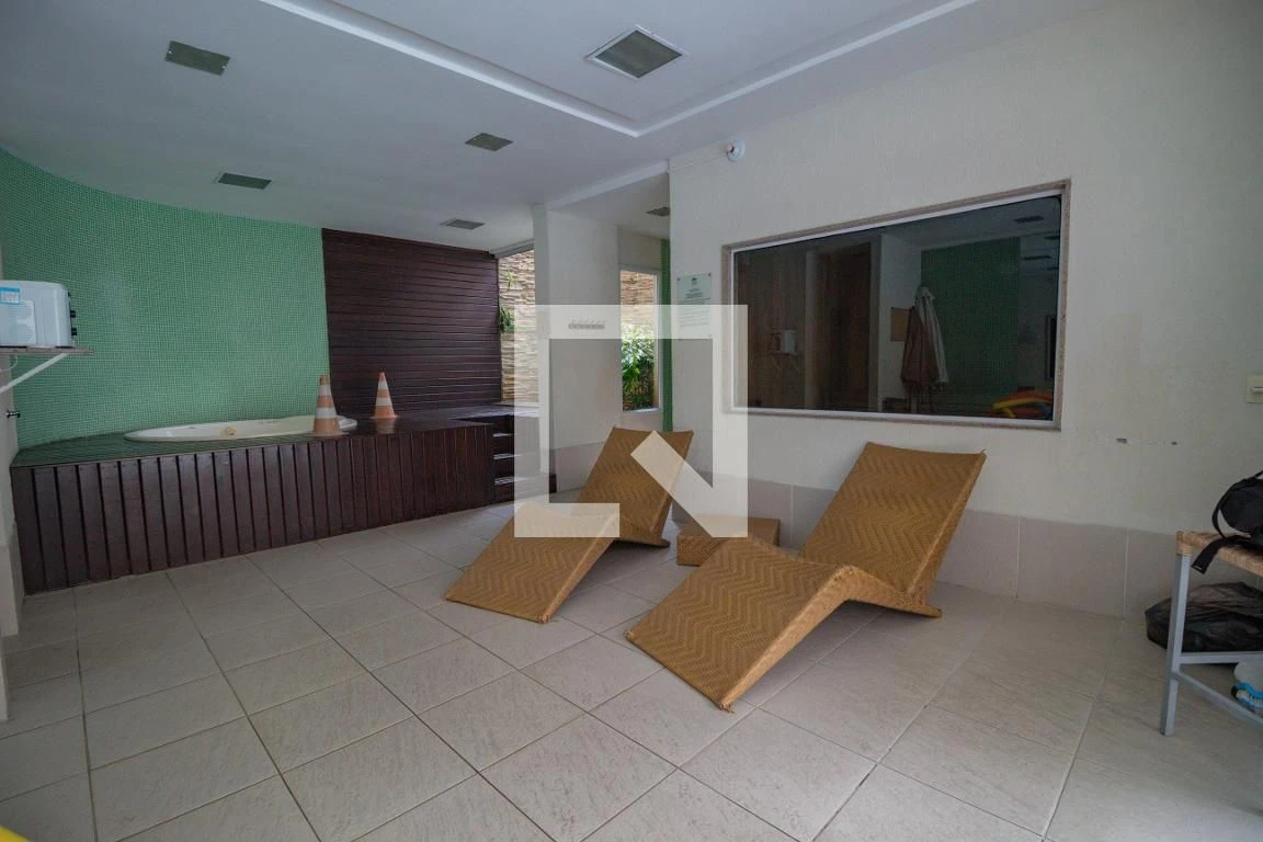 Furnished apartment with 2 bedrooms and a balcony — photo 22