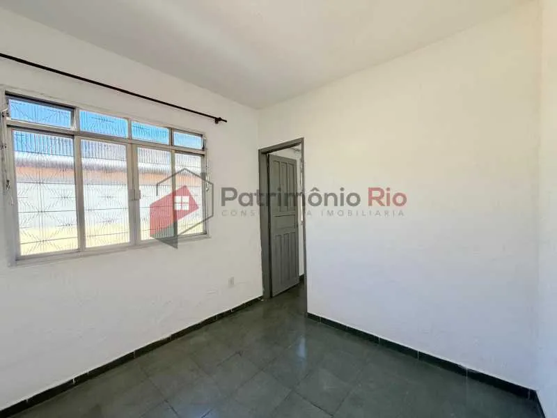 1-bedroom apartment with a compact kitchenette — photo 15