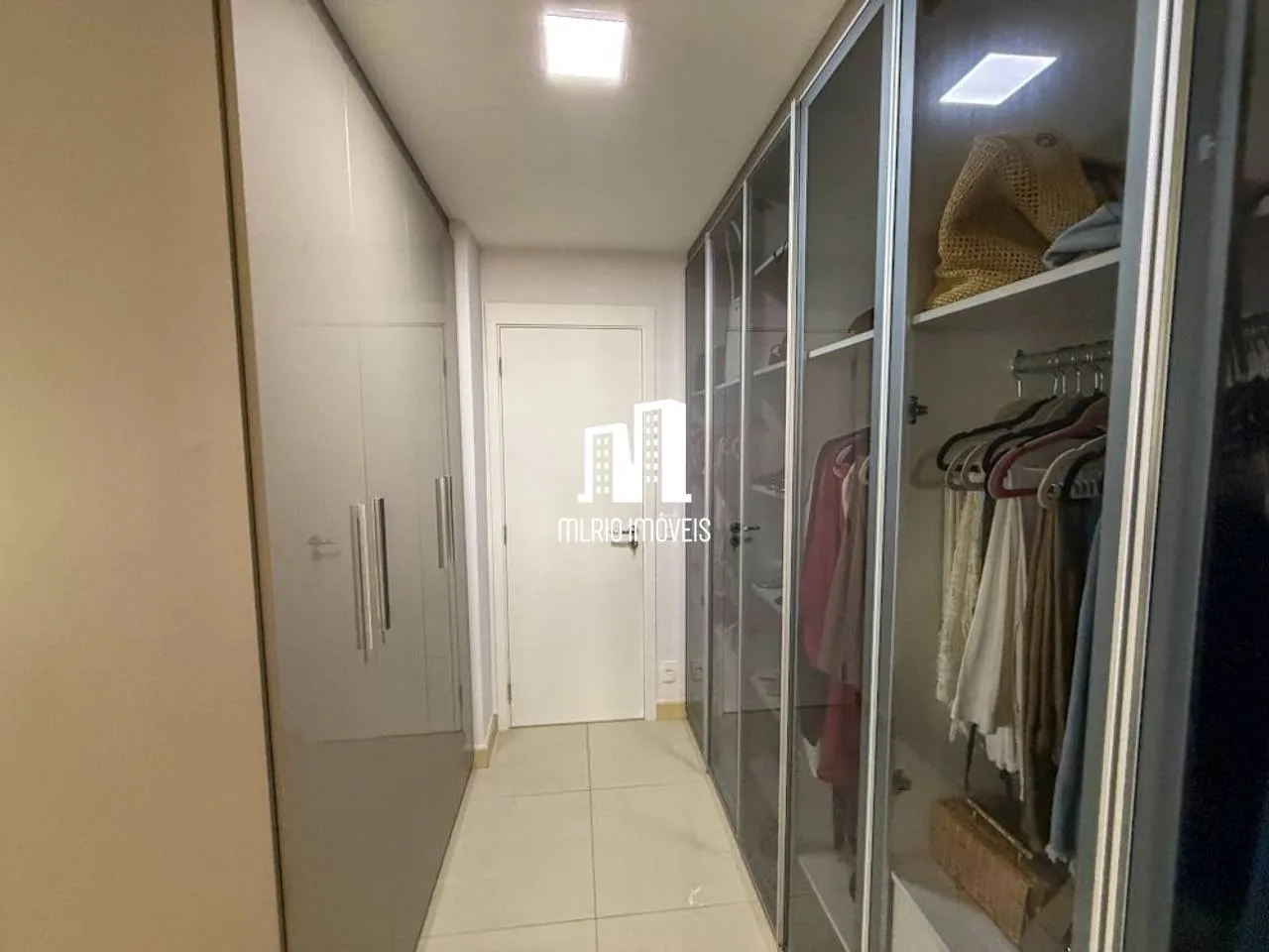 Furnished apartment, 192 m², with a water view — photo 44