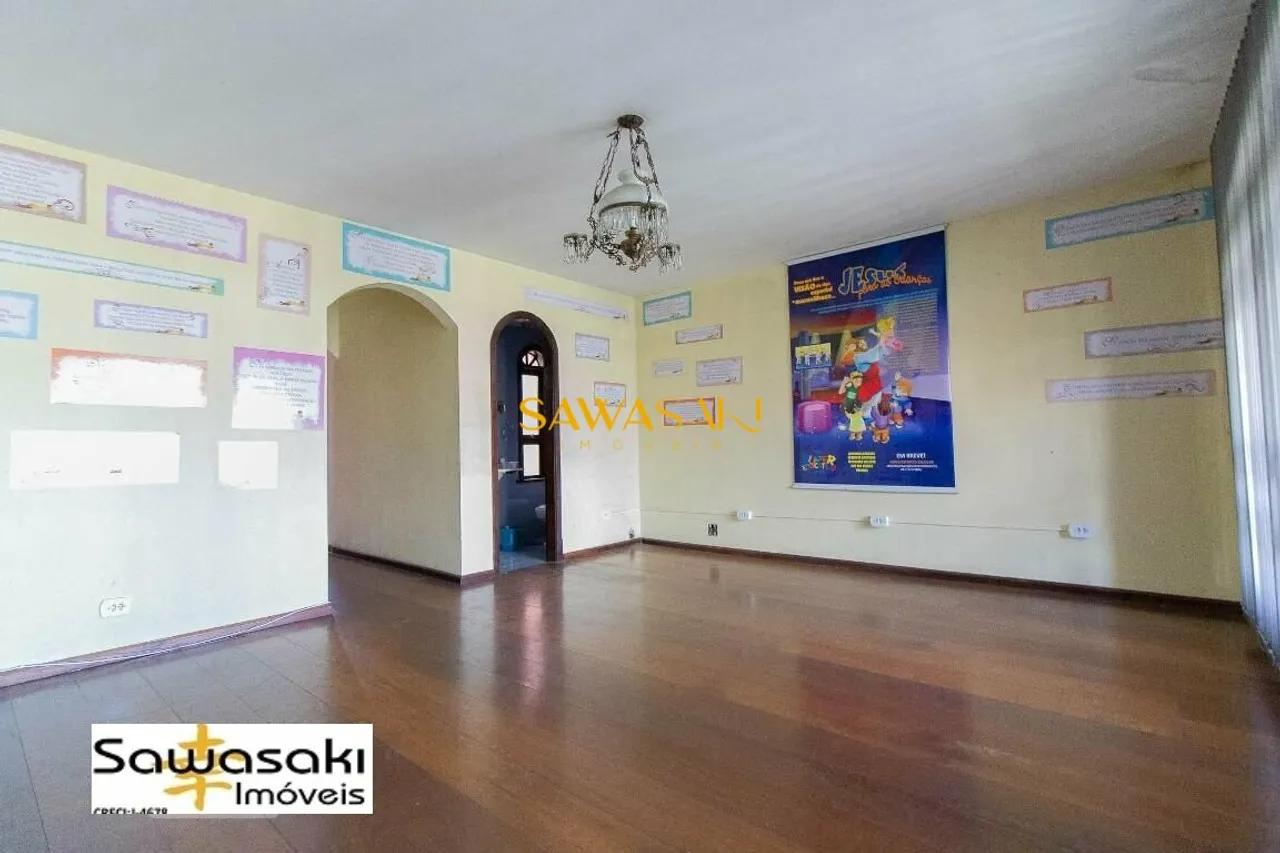 House with 5 bedrooms and 5 bathrooms — photo 19