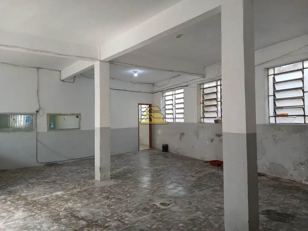 Будинок: 2 спальні, 214 м²