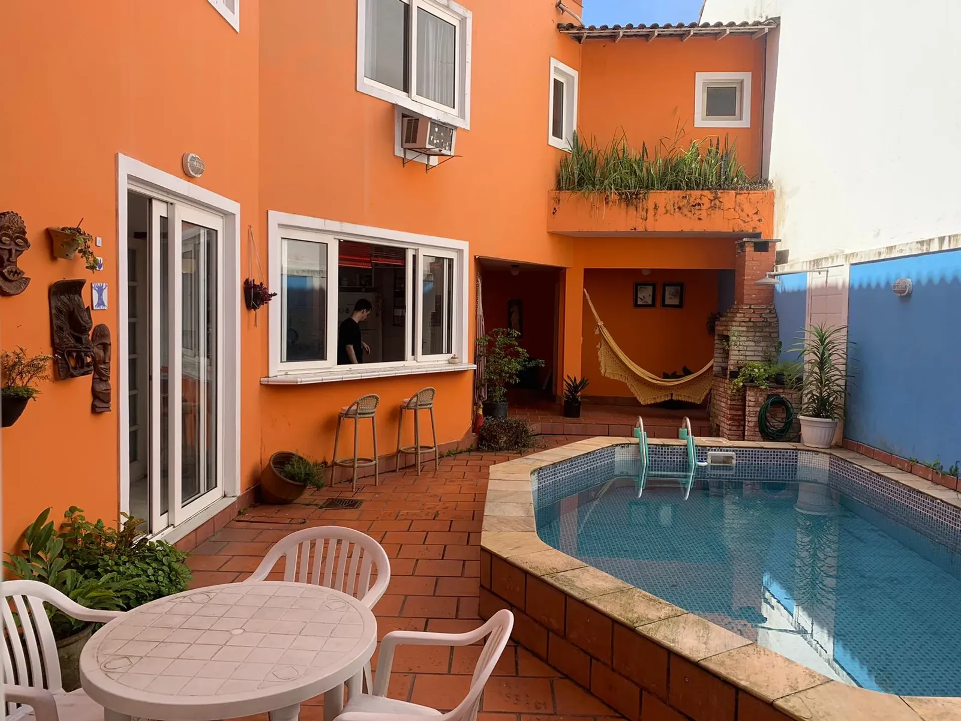 Casa amueblada con parrilla empotrada en el balcón — photo 22