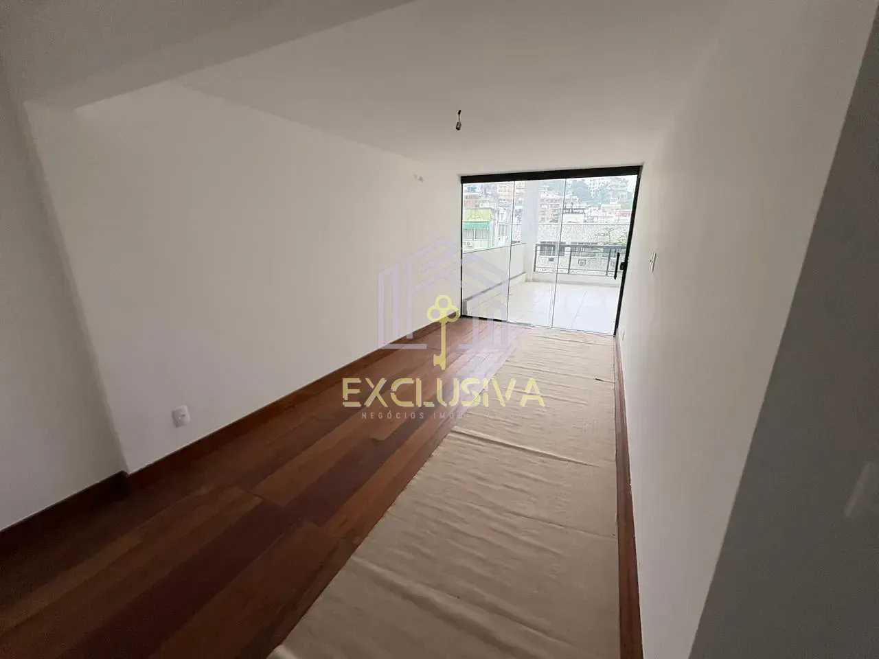 Triplex house with 5 bedrooms and 5 bathrooms — photo 14