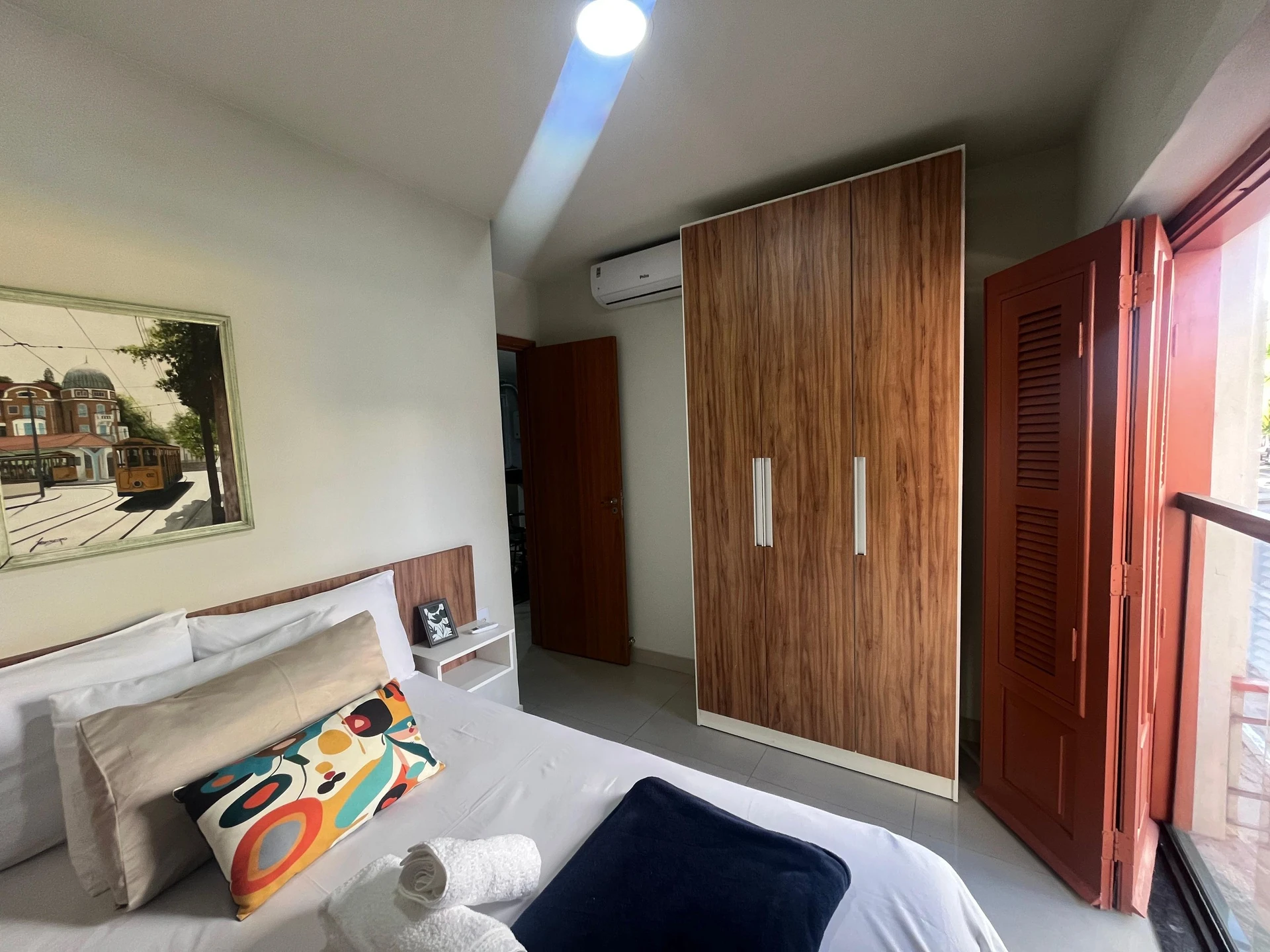 Furnished 2-bedroom apartment with 1 bathroom, no parking — photo 3