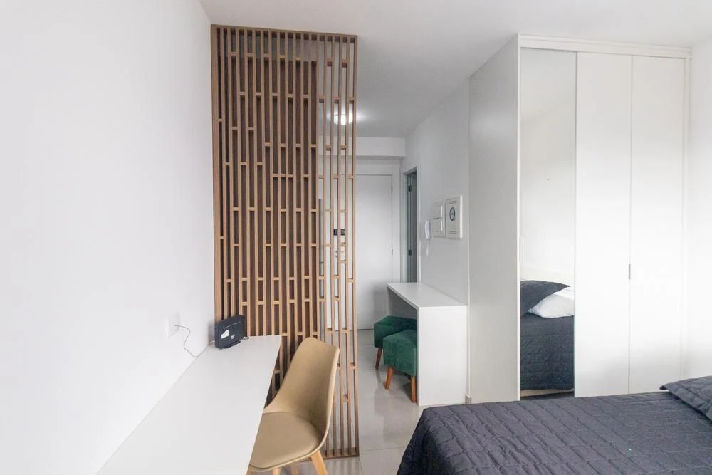 Furnished studio with 1 bedroom and glass balcony — photo 11