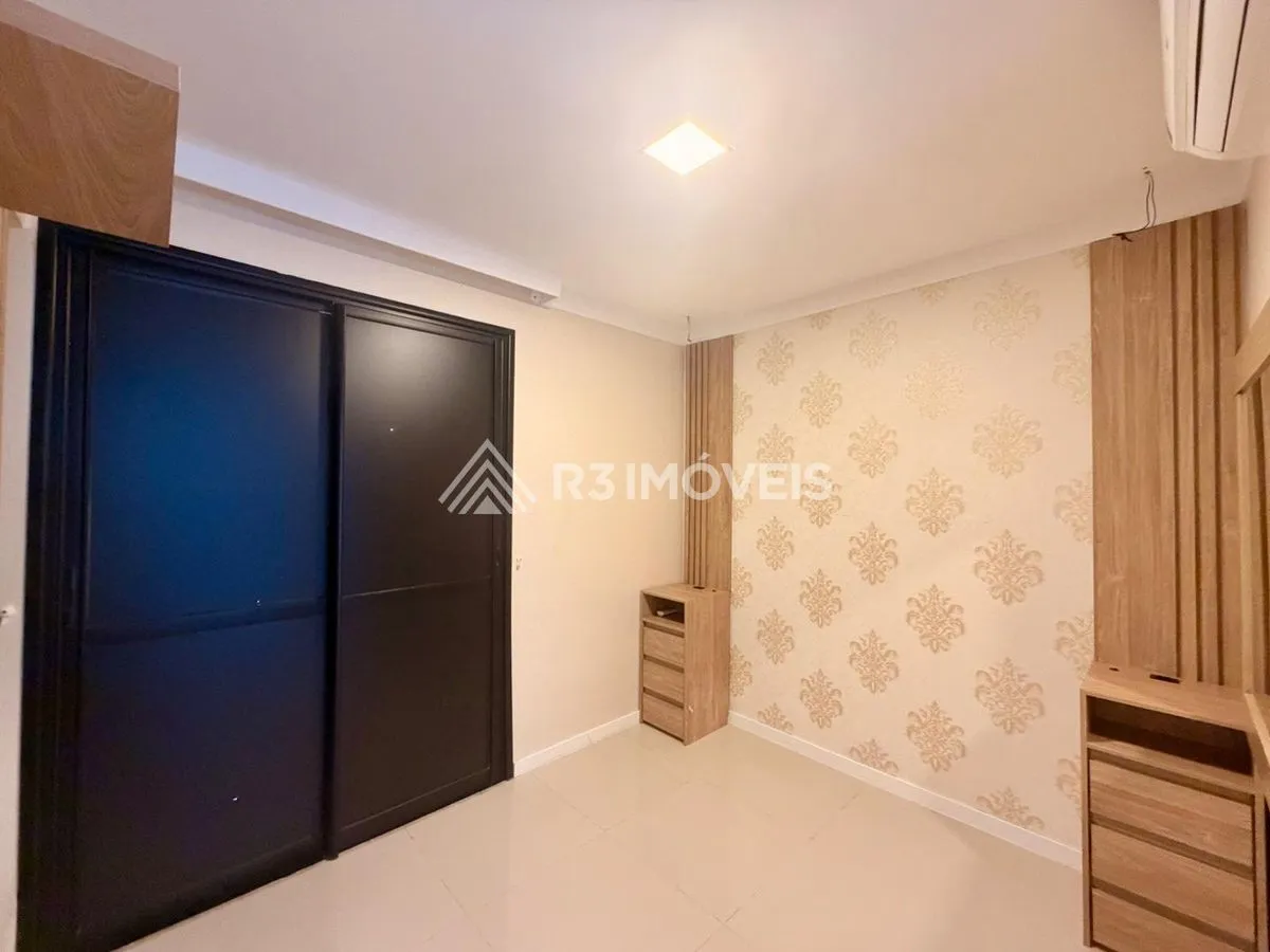 Floor-to-ceiling windows in a 3-bedroom apartment, 160 m² — photo 10