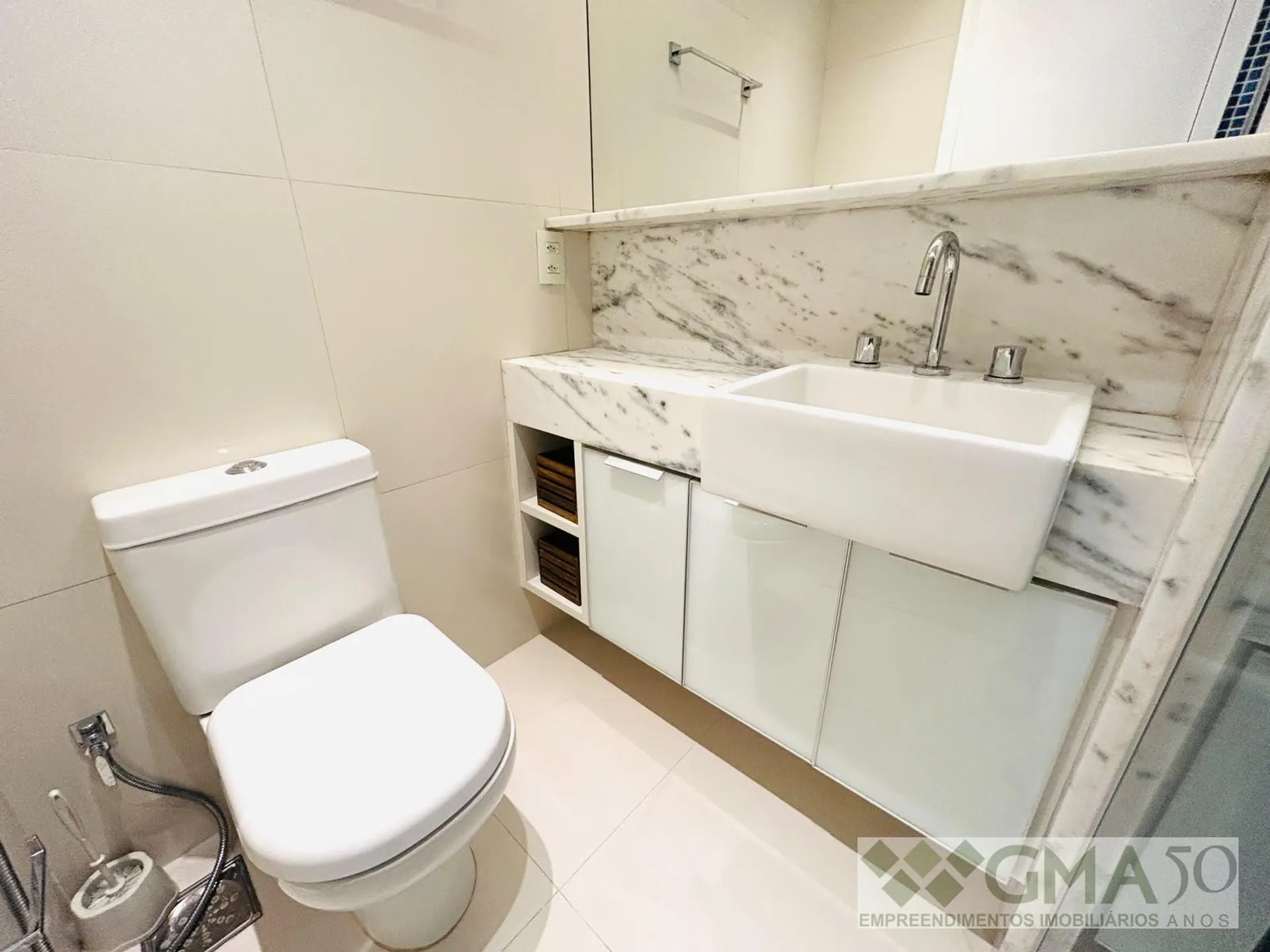 Furnished 110 m² apartment with 3 bedrooms and 1 parking spot — photo 35