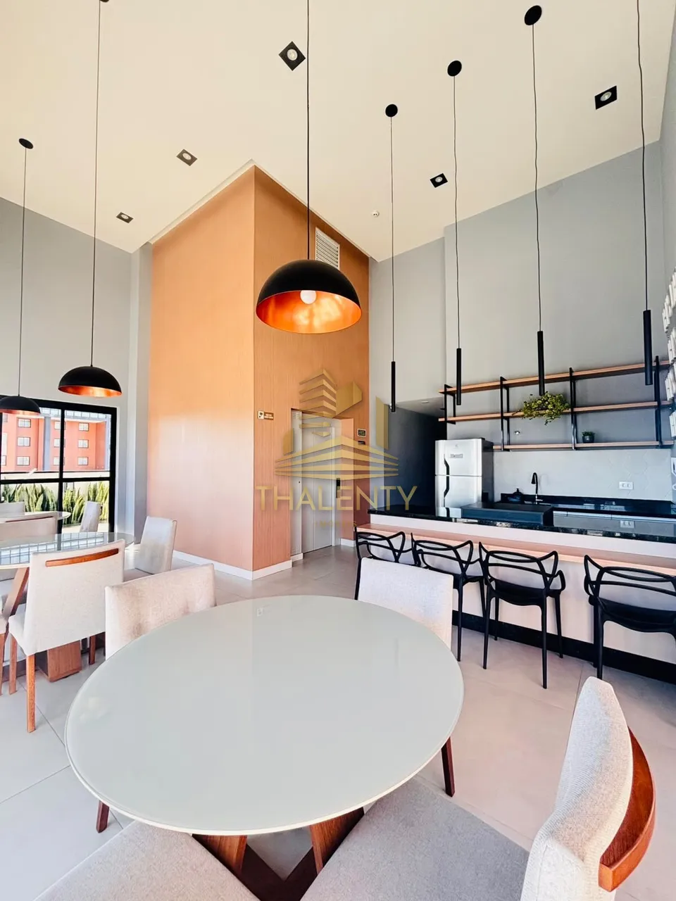 Furnished 1-bedroom apartment with open-plan kitchen — photo 14