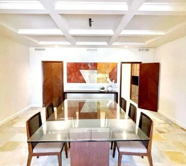 Apartment with 5 bedrooms and a spacious balcony — photo 3