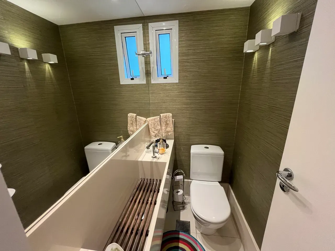 Furnished apartment, 240 m², with a washing machine — photo 2