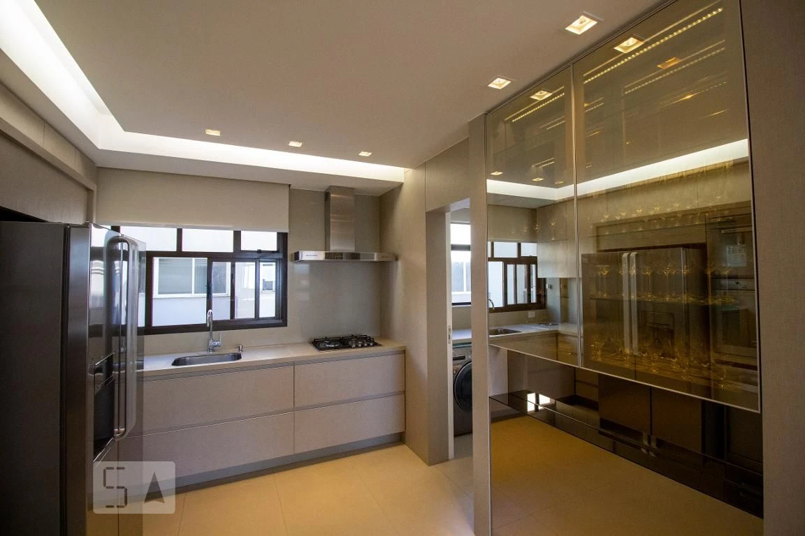 Apartamento de 4 quartos com janelas do piso ao teto, Centro — photo 34