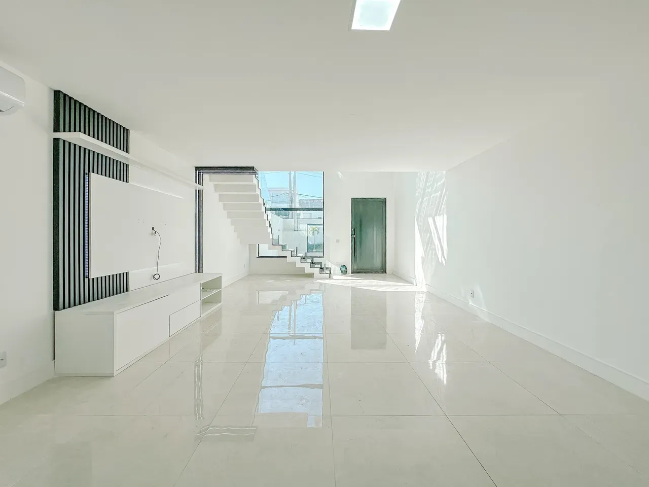 4-suite house with 6 bathrooms, 370 m² and 3 parking — photo 22