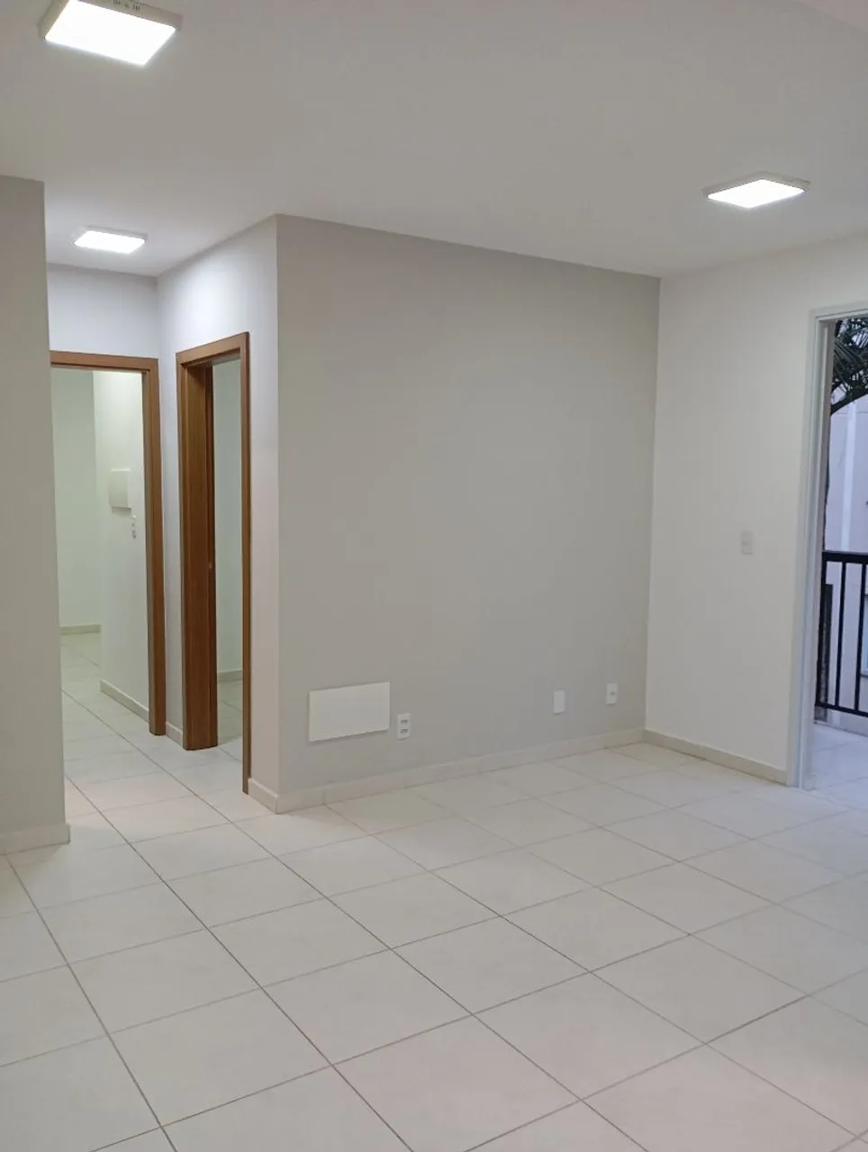 2-bedroom apartment in a building with a gym — photo 5