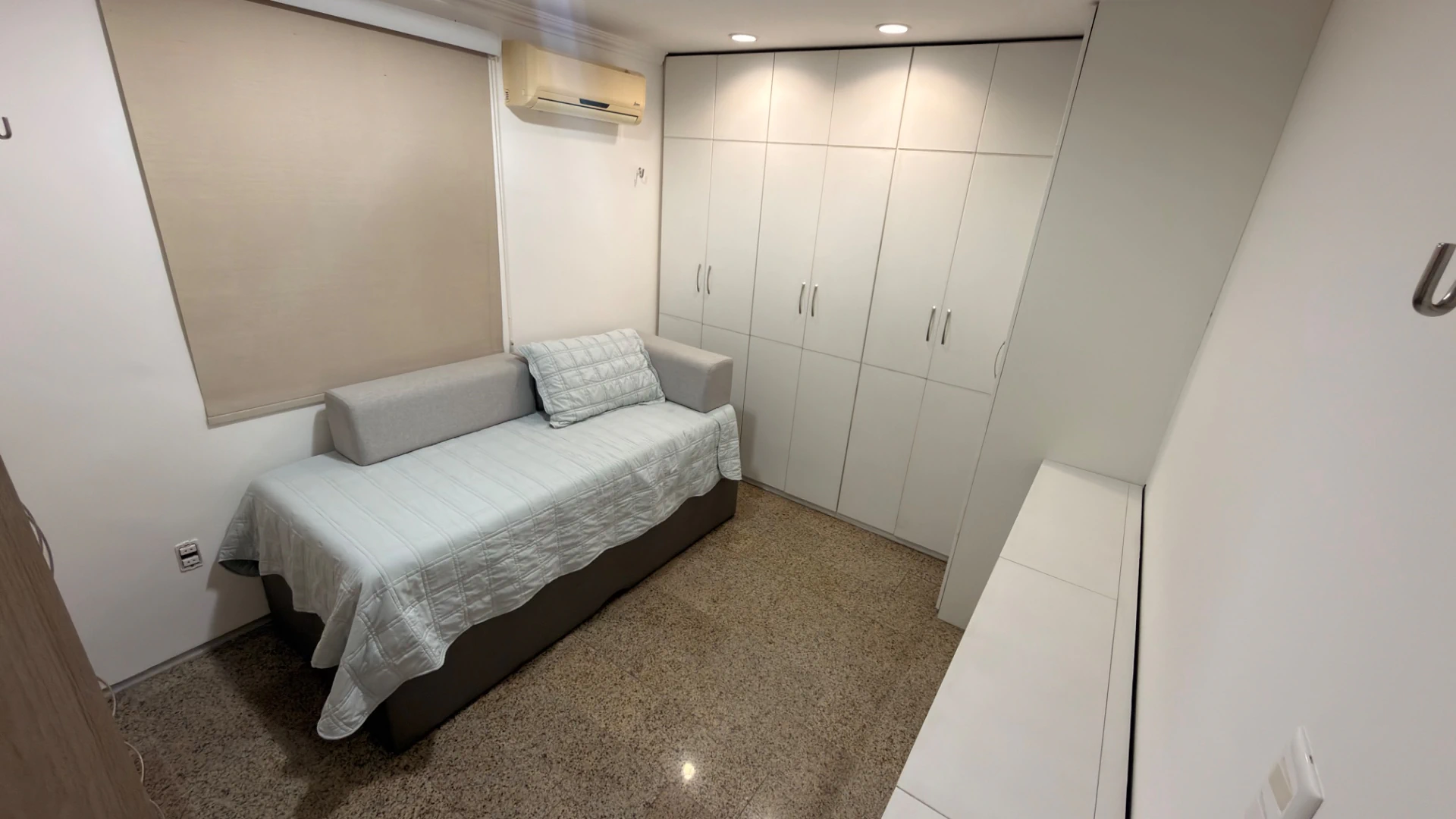 Apartamento, 99 m², com banheira — photo 3