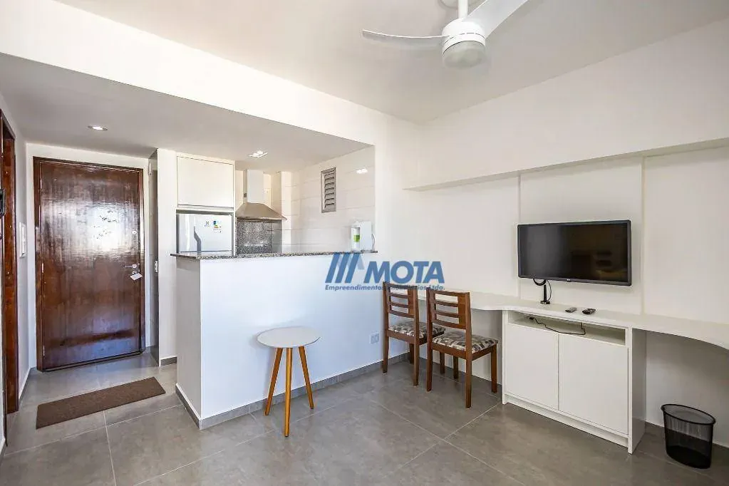 Furnished-free 40 m² studio with a balcony — photo 4