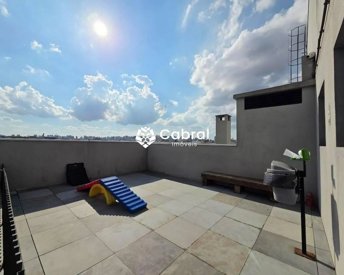 Balcony with a grill in a one-bedroom apartment, 35 m² — photo 10