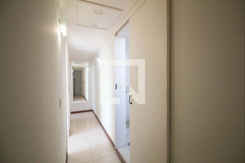 Apartamento de 120 m² com box de vidro no banho — photo 3