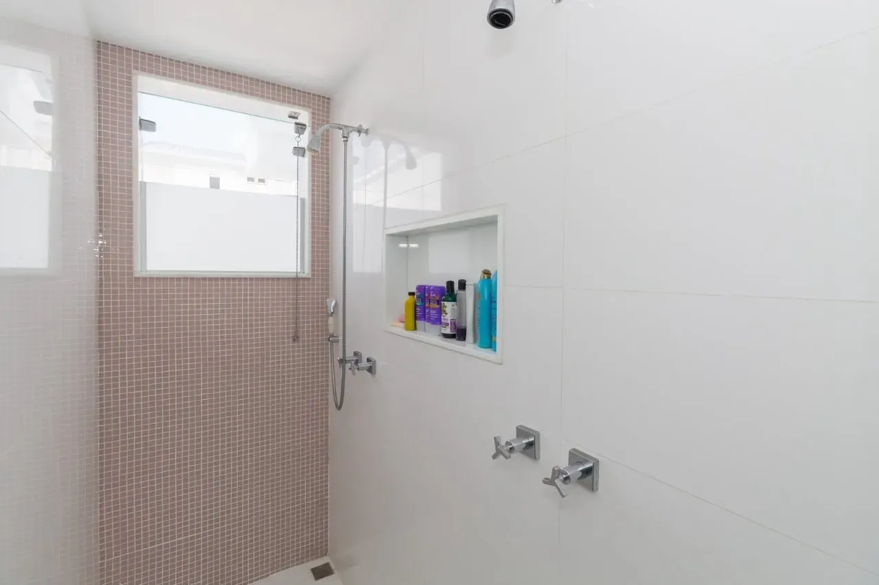 Furnished house with 5 bedrooms and 5 bathrooms — photo 15