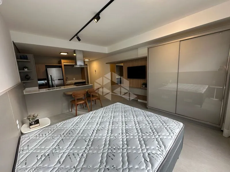 Furnished 33 m² studio with 1 bedroom and 1 bathroom — photo 8